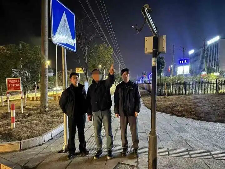 盗窃公安监控摄像头案例_货车司机偷公共监控摄像头_货车司机偷公安监控被抓：觉得画质好