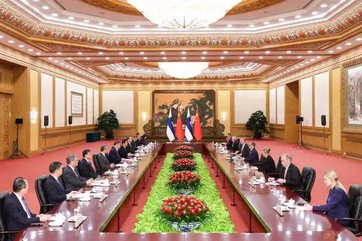 国家主席习近平会见芬兰总理奥尔波_习近平会见芬兰总理奥尔波_中芬关系发展历程