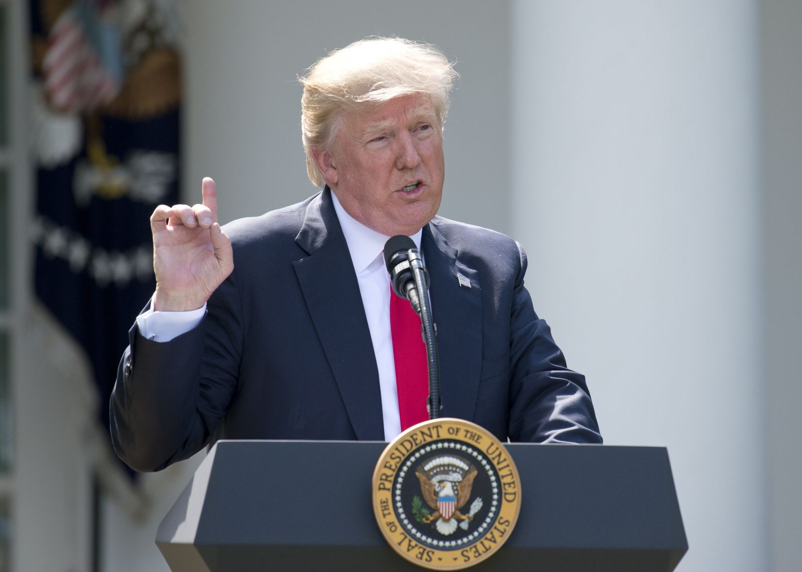 末日时钟特朗普激进政策_特朗普政策对末日时钟的影响_“末日时钟”拨快4秒