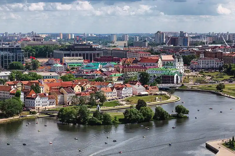 伊朗回应美方威胁_俄美乌三方会谈领土议题_伊朗副外长：做好200%的自卫准备