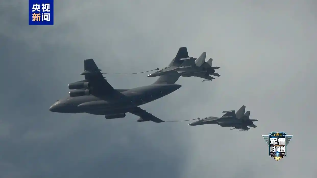 中俄联合空中战略巡航_中俄联合巡航阵容强大 日本慌了?_歼-16D轰-6K空警-500A运油-20联合巡航编队