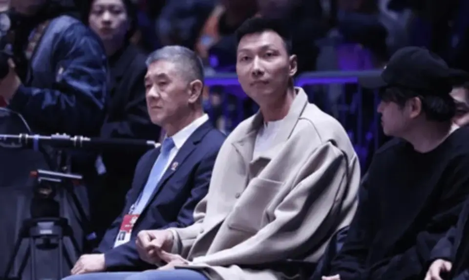 2026中国男篮易建联_易建联篮球生涯回顾_易建联央视专访