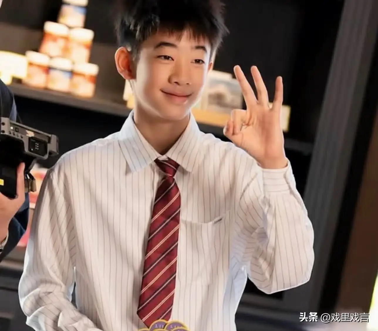 陈小春不敢退休的原因_59岁陈小春称不敢退休_陈小春育儿开销高