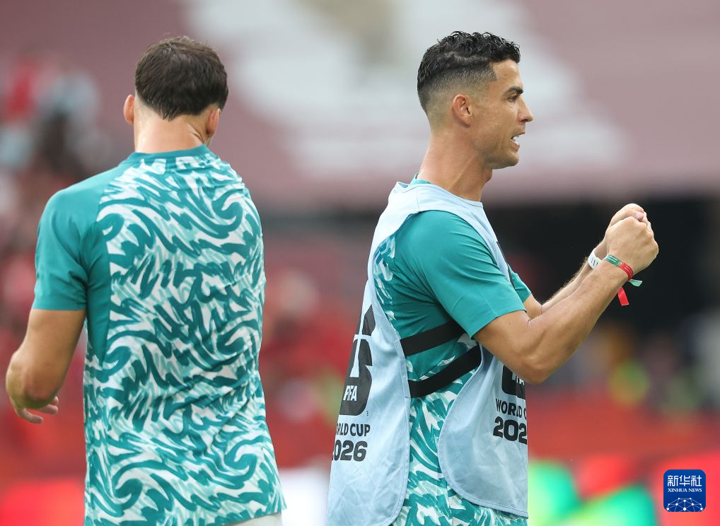 世界杯:葡萄牙vs克罗地亚_2026年美加墨世界杯足球赛葡萄牙队克罗地亚队比赛 克里斯蒂亚诺·罗纳尔多赛前热身照片 葡萄牙队对阵克罗地亚队十六分之一决赛战况