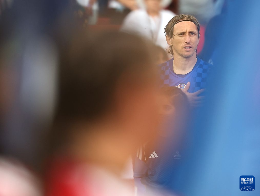 世界杯:葡萄牙vs克罗地亚_2026年美加墨世界杯足球赛葡萄牙队克罗地亚队比赛 克里斯蒂亚诺·罗纳尔多赛前热身照片 葡萄牙队对阵克罗地亚队十六分之一决赛战况