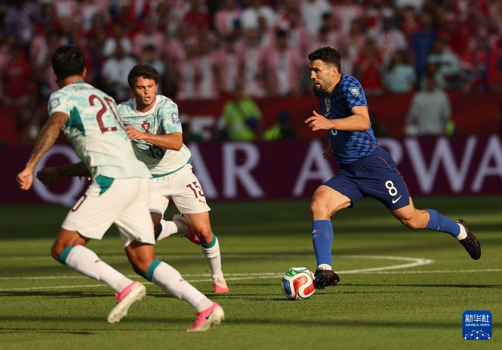 世界杯:葡萄牙vs克罗地亚_2026年美加墨世界杯足球赛葡萄牙队克罗地亚队比赛 克里斯蒂亚诺·罗纳尔多赛前热身照片 葡萄牙队对阵克罗地亚队十六分之一决赛战况