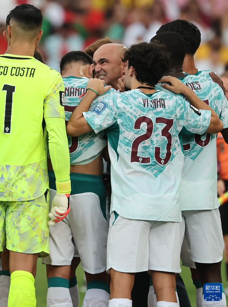 世界杯:葡萄牙vs克罗地亚_2026年美加墨世界杯足球赛葡萄牙队克罗地亚队比赛 克里斯蒂亚诺·罗纳尔多赛前热身照片 葡萄牙队对阵克罗地亚队十六分之一决赛战况