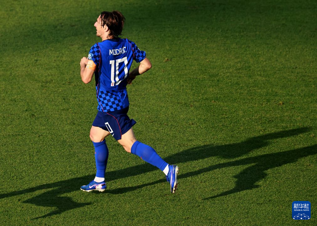 世界杯:葡萄牙vs克罗地亚_2026年美加墨世界杯足球赛葡萄牙队克罗地亚队比赛 克里斯蒂亚诺·罗纳尔多赛前热身照片 葡萄牙队对阵克罗地亚队十六分之一决赛战况