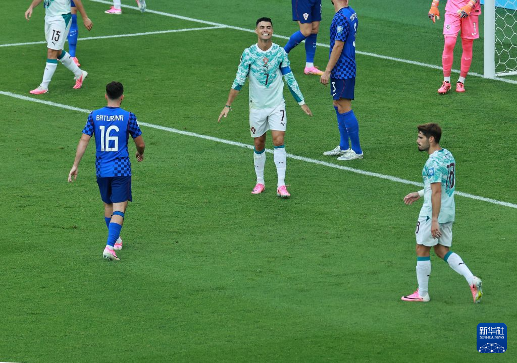 世界杯:葡萄牙vs克罗地亚_2026年美加墨世界杯足球赛葡萄牙队克罗地亚队比赛 克里斯蒂亚诺·罗纳尔多赛前热身照片 葡萄牙队对阵克罗地亚队十六分之一决赛战况