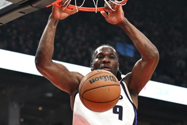 NBA自由球员市场2026_勒布朗詹姆斯转会动态_2026年nba季后赛录像
