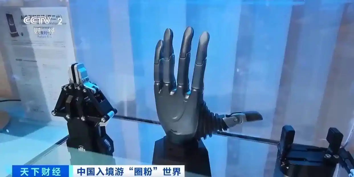 深圳科技场景_中国“科技游”圈粉外国游客_外国游客打卡科技体验