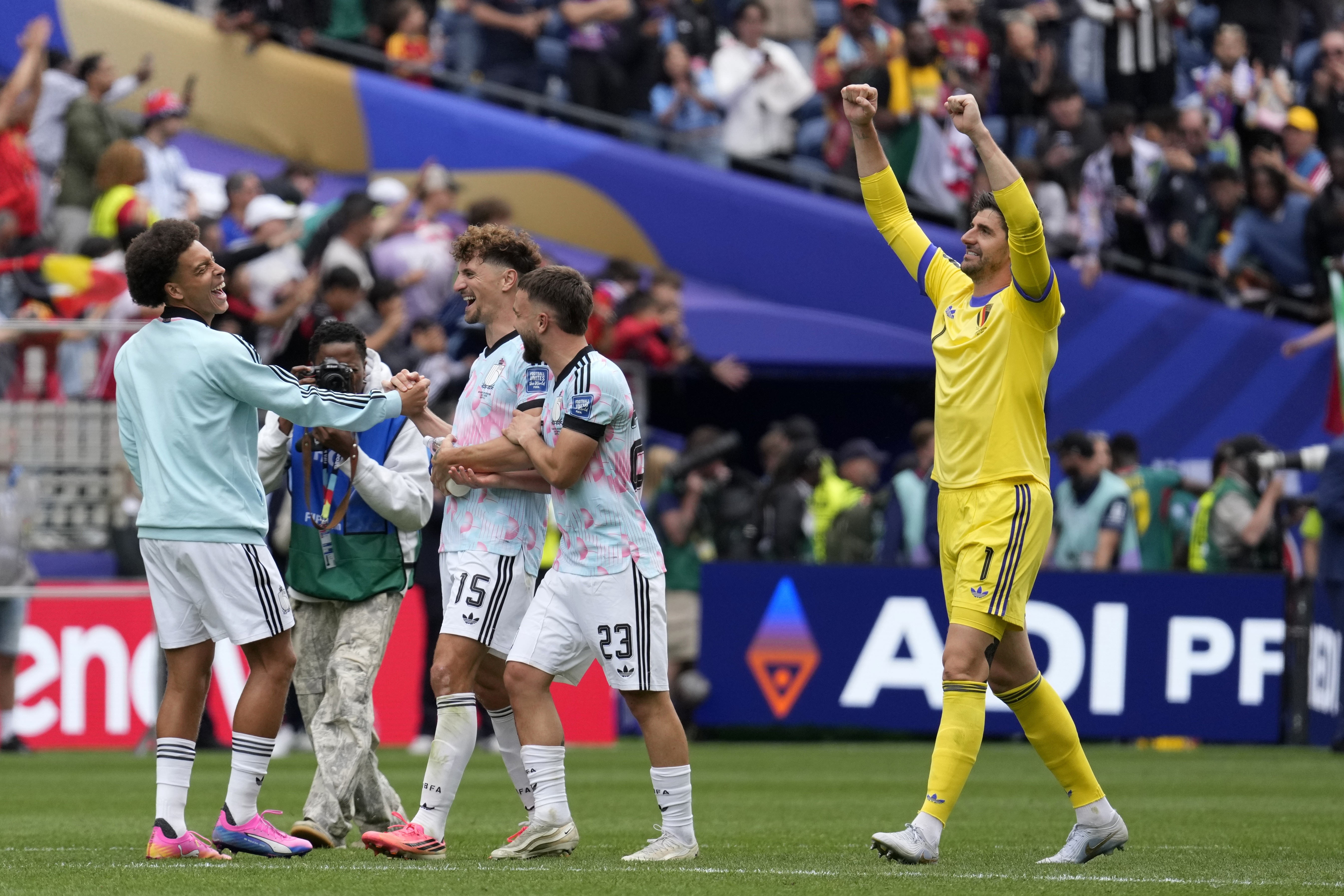 (外代二线)足球——美加墨世界杯:比利时队战胜塞内加尔队