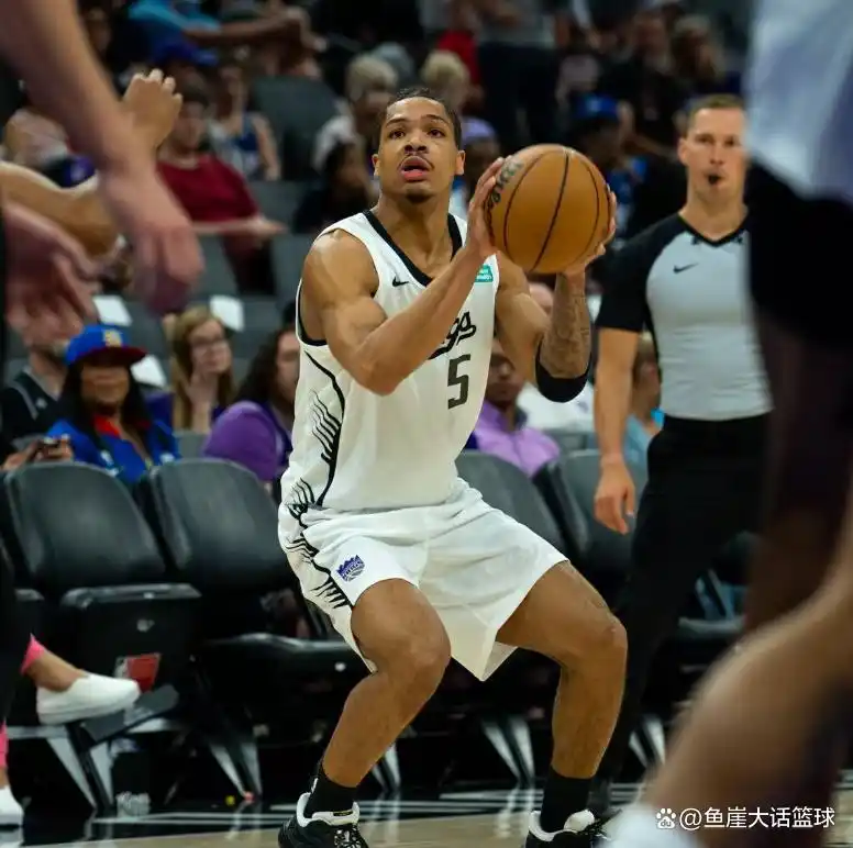 nba夏季联赛 篮网 vs 国王_NBA夏季联赛国王对阵篮网 阿卡夫郭昊文表现 篮网布朗未上场