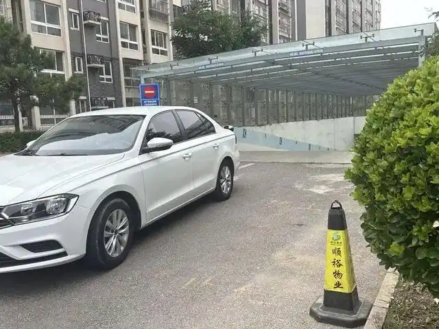 后沙峪镇观林阁小区业主免费停车租户收费_观林阁小区停车费争议租购同权_小区业主免费停车 租户每月交100元