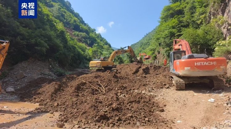 甘肃宕昌滑坡33人被埋已救出18人,县医院已收治多名伤员