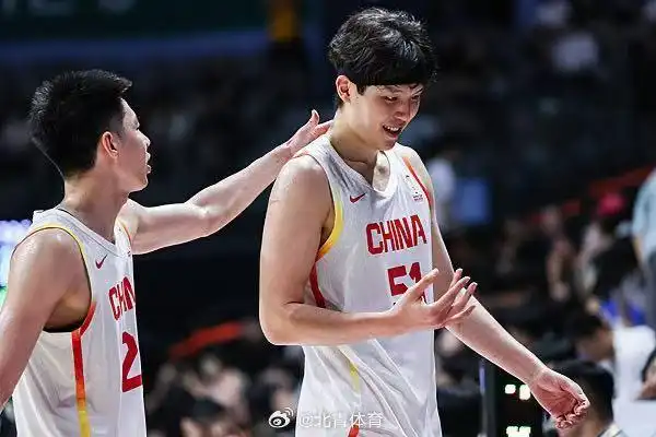 中国男篮惊险晋级世预赛第二阶段，杨瀚森表现低于预期