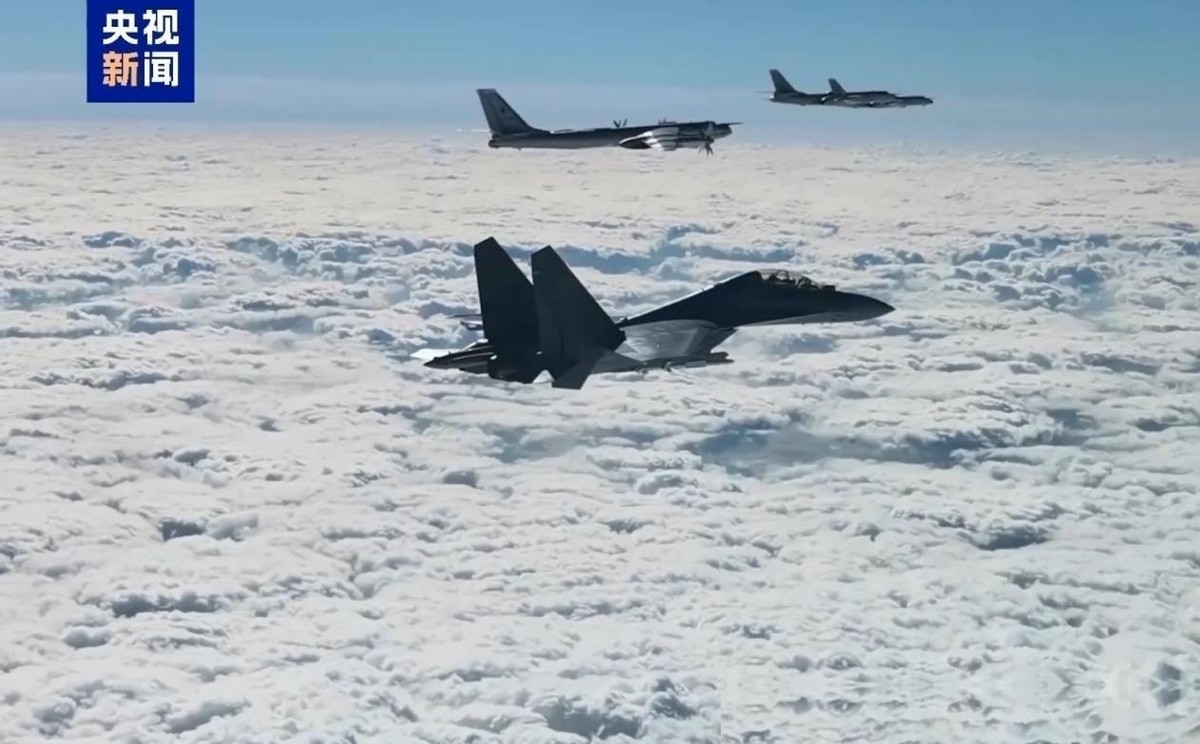 中俄联合空中战略巡航_俄罗斯 韩国客机_韩国防空识别区
