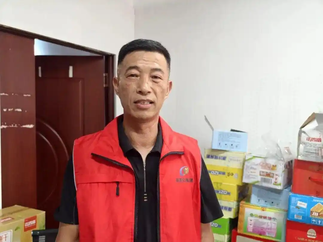 台风巴威 浙江苍南 群众转移安置_台风巴威登陆现场画面