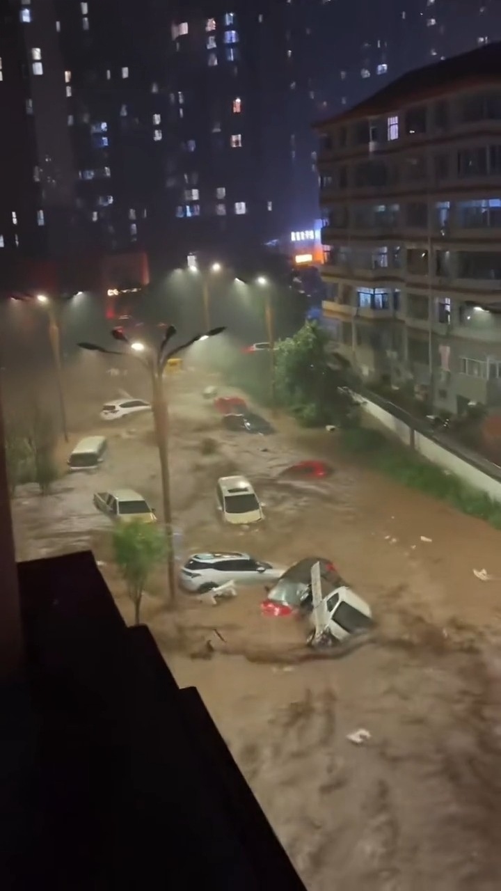 宽城满族自治县道路水毁_河北承德宽城强降雨积水_河北宽城强降雨 多辆车被洪水冲走