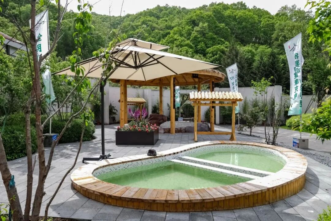 吉林省建设银发经济产业园_多省开始“抢”老人_银发经济产值突破5000亿元