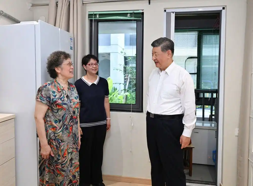 习近平在上海考察_人民城市建设_习近平上海考察