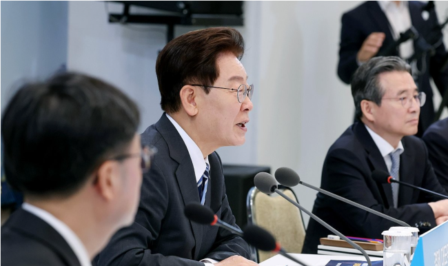 韩国股市暴涨暴跌 散户快疯了