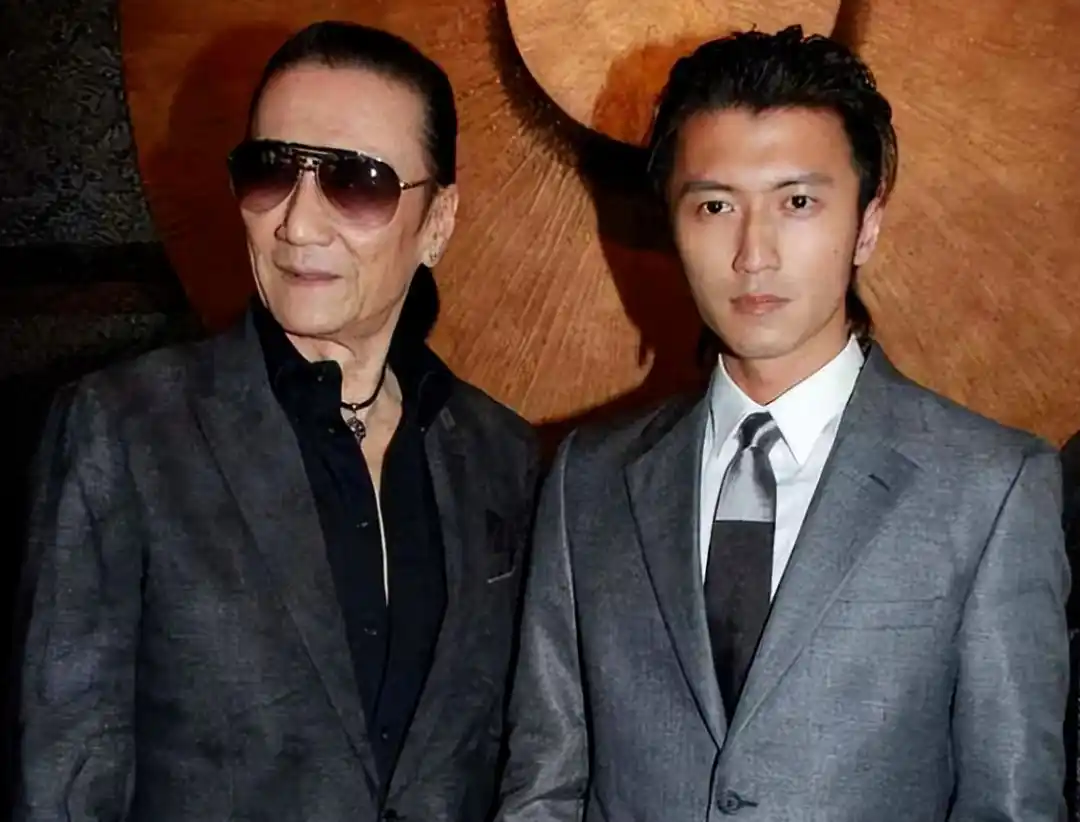 谢霆锋悼念父亲：不用哭 他觉得不潇洒_谢贤谢霆锋 父亲去世 89岁