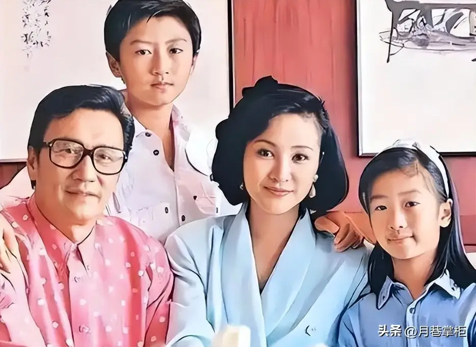 谢贤最后露面身形消瘦坐轮椅_谢贤安排后事牵挂张柏芝_88岁谢贤近况