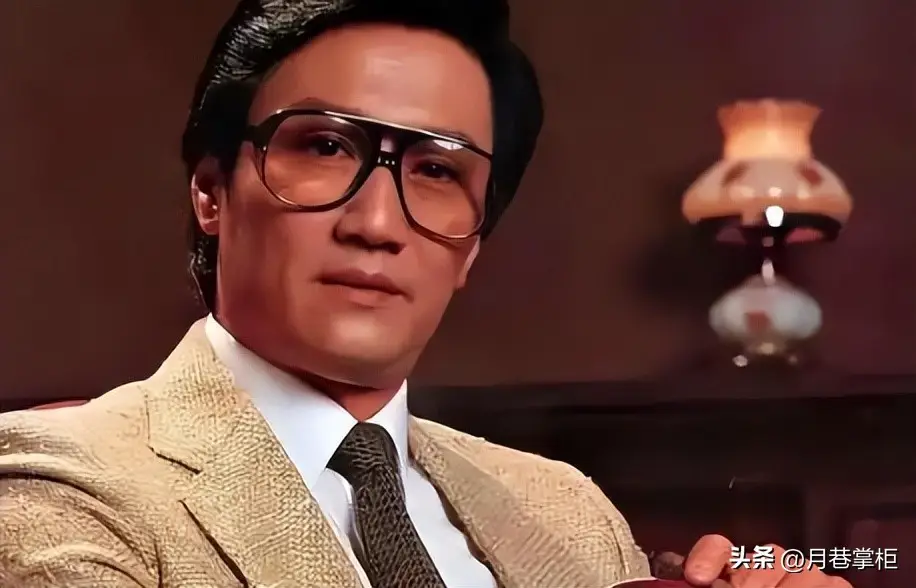 谢贤最后露面身形消瘦坐轮椅_谢贤安排后事牵挂张柏芝_88岁谢贤近况
