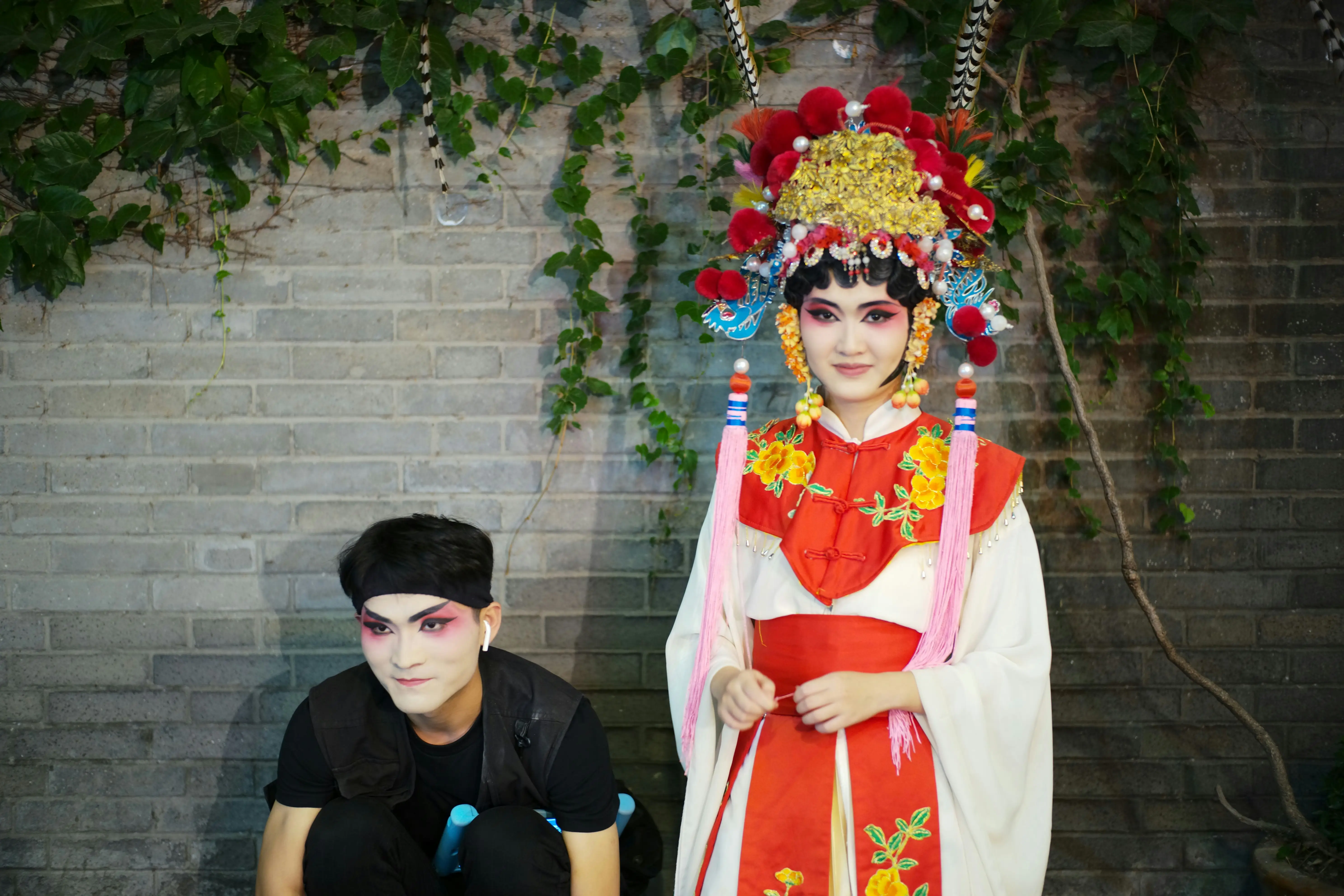 李小龙谢贤友谊故事_谢贤李小龙是同月同日离世_香港影坛双星同日落