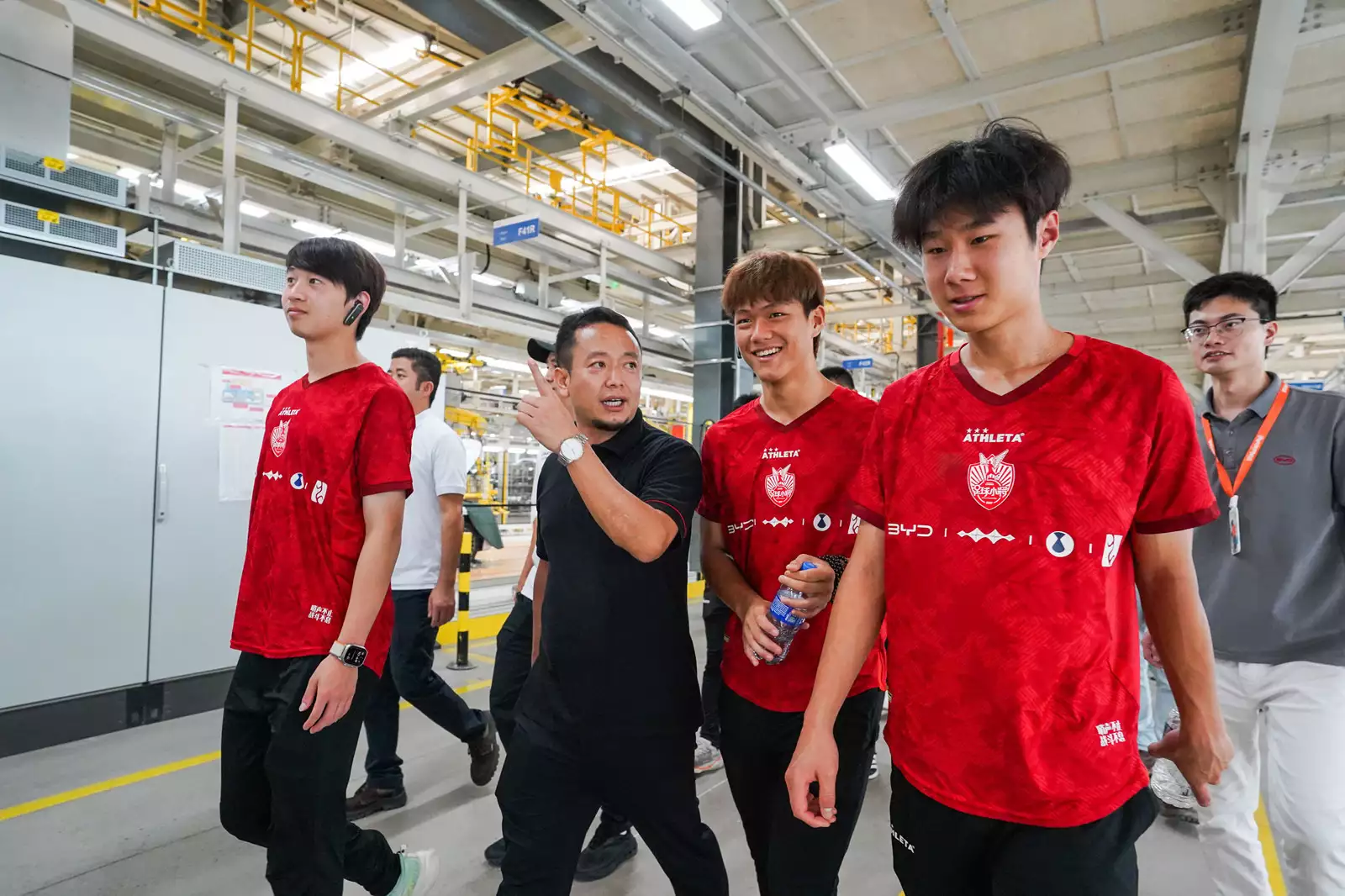 中国足球小将巴西之旅_中国巴西足球7:0_比亚迪支持中国足球青训