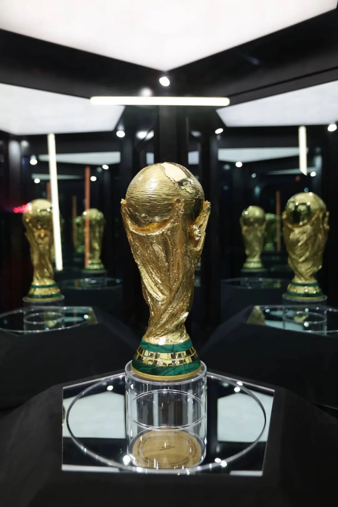 大力神杯 擦肩而过_大力神杯不能带回家 国际足联 奖杯传奇史