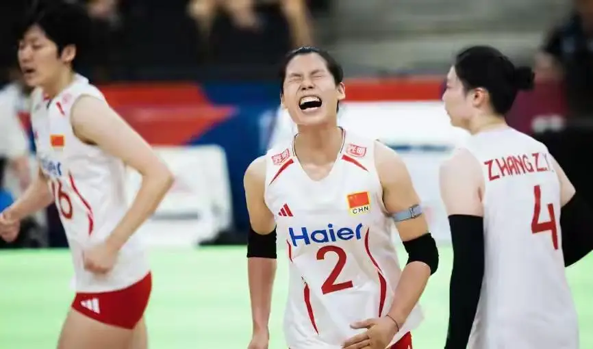 6月22号：今晚中国女排对阵巴西，庄宇珊20分零封法国爽完别急，5连胜的含金量，21点一分一分称