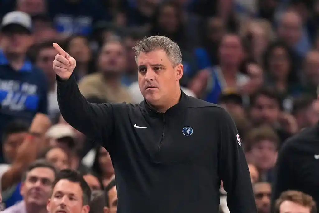 组图:nba选秀大会 迪班萨当选状元_2026年NBA选秀迪班萨状元 布泽尔探花 彼得森榜眼