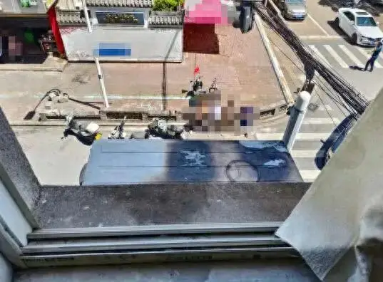 空调外机进水短路起火原因_“洪水泡过的家电擦干就能用”不实_电动自行车电池泡水后如何处理
