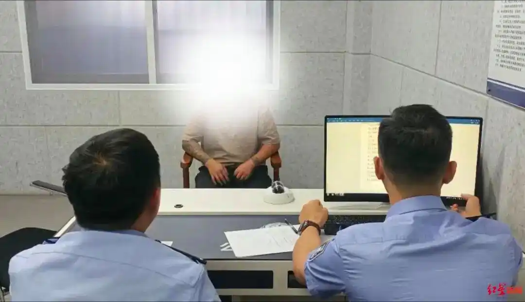 成都交警查处恶意闯红灯驾驶员_杨某军违法细节曝光_司机多次故意闯红灯被行拘8日