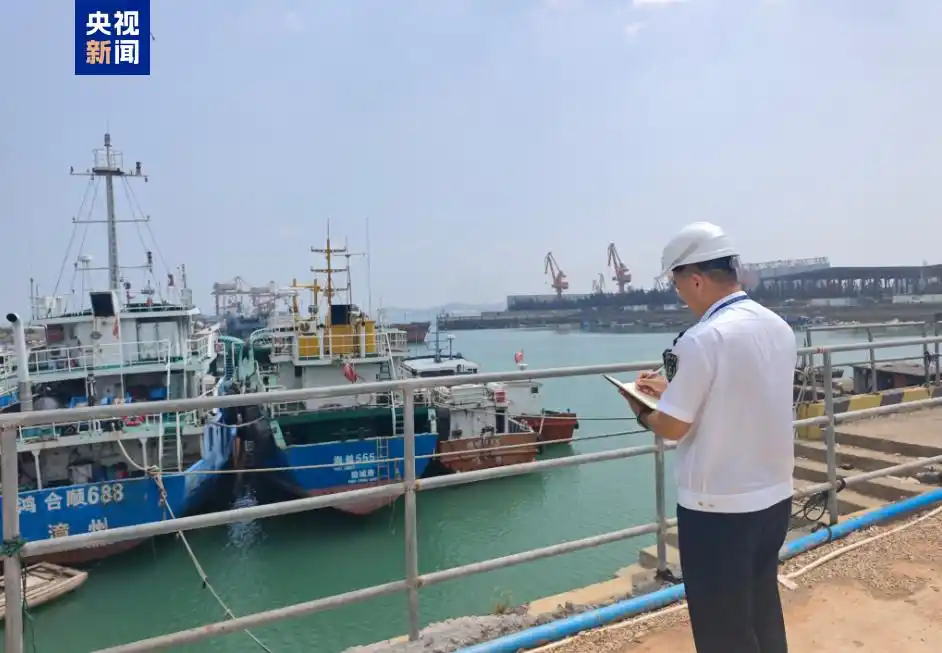 福建海事局防台风三级应急响应_台风红霞登陆福建广东_台风红霞加强