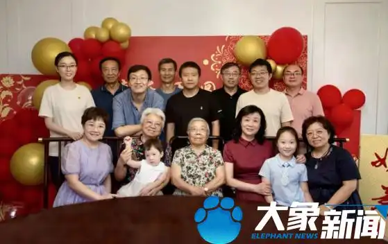 邓煜全家都是学霸_中国数学家邓煜获得菲尔兹奖_邓煜舅舅王文辉讲述数学天才成长故事