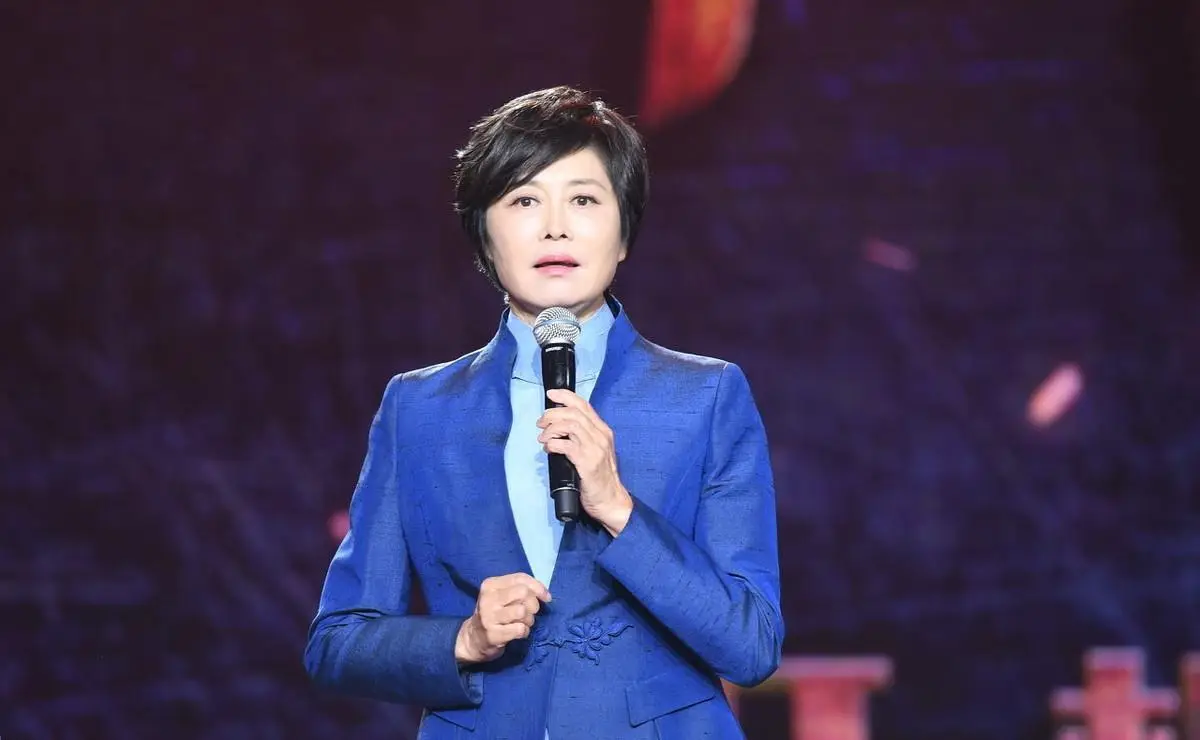 深夜悼念央视主持人敬一丹_敬一丹公众号疑辟谣脑溢血传闻_毛大庆删除微博透露抢救细节