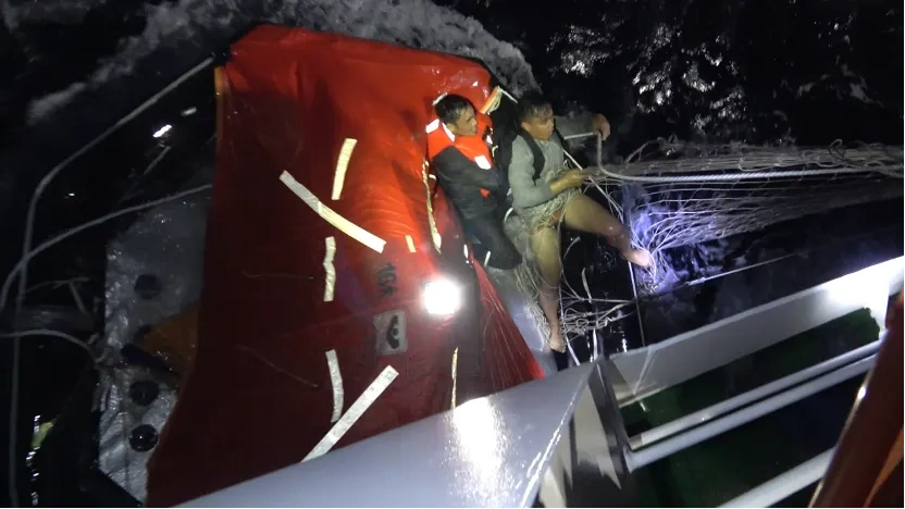 中国海警南海救援行动_越南外交部感谢中国搜救_越南获救人员集体用中文感谢中国