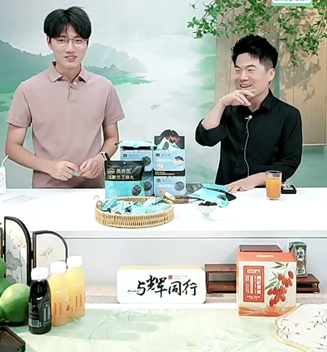 周星驰问董宇辉“拍拖了吗”_董宇辉专访周星驰 兰之春旭主创请开麦 周星驰电影人生感悟